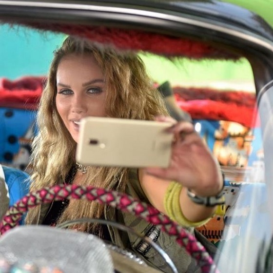 نيكول سابا تتألق في سيلفي جديد