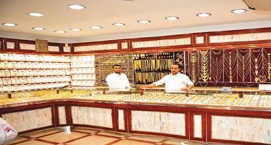 مستشار وزير العمل والتنمية الاجتماعية يتفقد أسواق الذهب في مكة