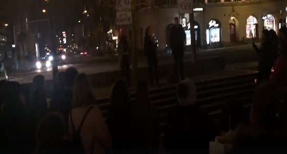 بالفيديو.. احتجاجات عارمة في السويد بسبب حوادث اغتصاب