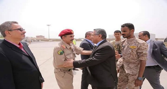 بالصور.. رئيس الوزراء اليمني يغادر المملكة