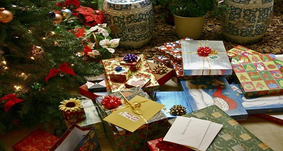 الأمريكيون يقدمون هدايا في أعياد الميلاد بـ 16 مليار دولار