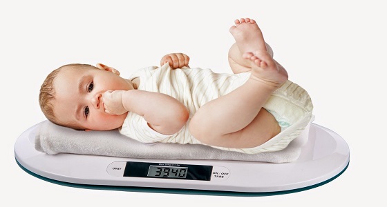 دراسة تكشف أسباب انخفاض وزن الطفل عند الولادة