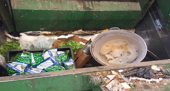 بالصور.. ضبط 23 كيلو مواد غذائية فاسدة بالمدينة