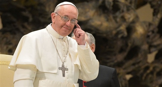 البابا فرنسيس يشجب التوجه ” اللا عقلاني ” نحو الأسلحة النووية