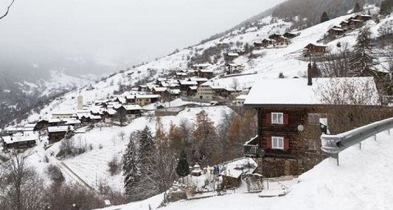 قرية سويسرية تعرض 25 ألف دولار للشباب للإقامة بها