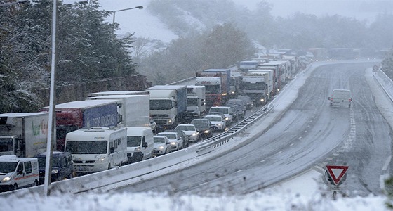 إلغاء الرحلات الجوية في أوروبا بسبب الثلوج