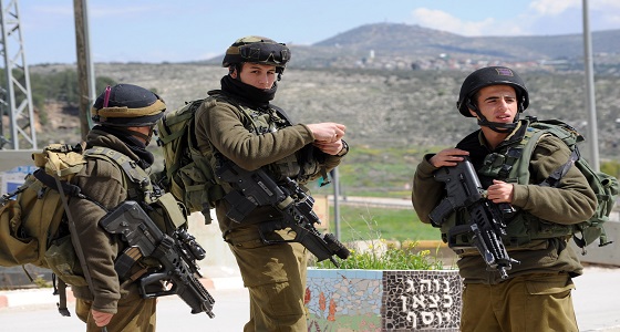 قوات الاحتلال تعتقل 20 فلسطينيا من الضفة الغربية والقدس