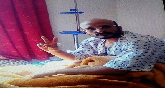 أخر صورة متداولة لشقيق ” طارق صالح ” بالمستشفى