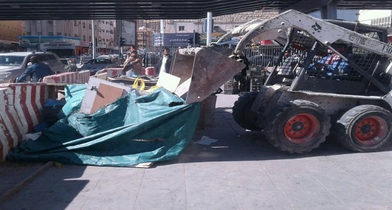 بالصور.. مصادرة بسطات خضار وفاكهة بالرياض