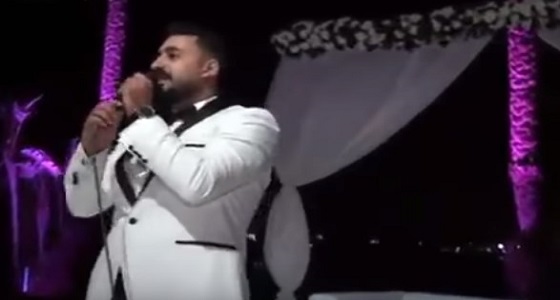 بالفيديو.. شاب يفاجىء عروسه بأغنية مهرجانات من تأليفه