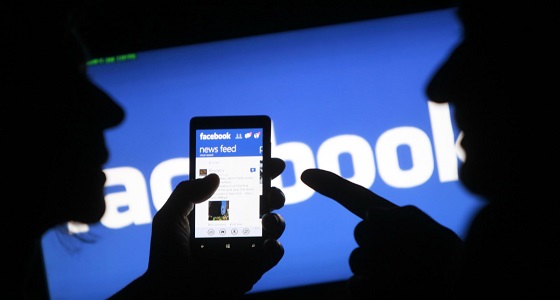 فيسبوك يخطر المستخدمين عند تحميل الآخرين لصورهم