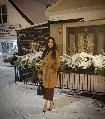 لجين عمران تقاوم الثلوج الكندية بـ ” الكعب العالي “