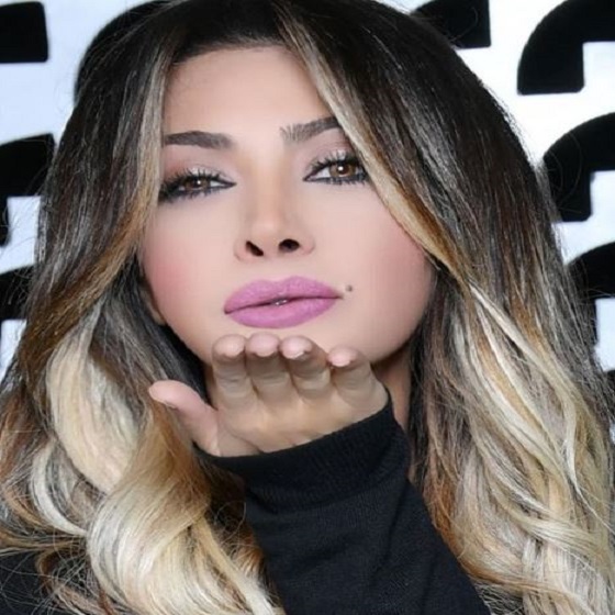 نوال الزغبي تهدي جمهورها ” قبلة ” بمناسبة الكريسماس