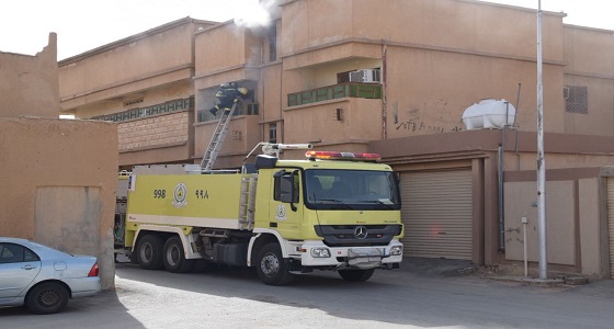 بالصور.. مدني عنيزة يخمد حريقا بأحد الشقق السكنية دون إصابات