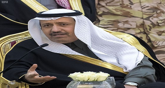 بالصور.. أمير الباحة يلتقي مسؤولي هيئة السياحة وملاك دور الإيواء بالمنطقة