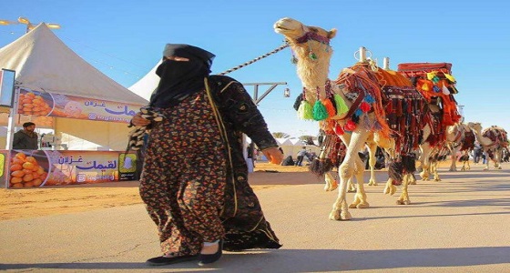 امرأة سبعينية تشارك في مهرجان ” ربيع بريدة 39 “