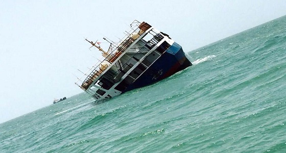 غرق عبارة على متنها 80 شخصا في المحيط الهادي