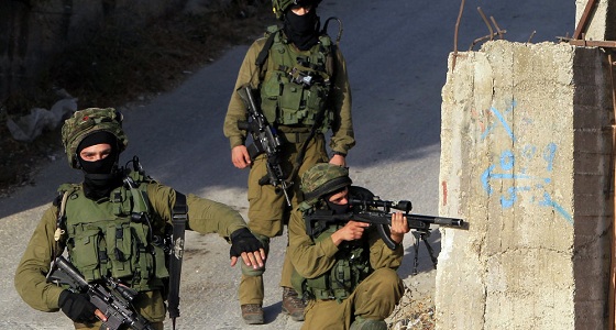 إصابة شاب بمواجهات بين الشباب الفلسطيني وجيش الاحتلال قرب رام الله