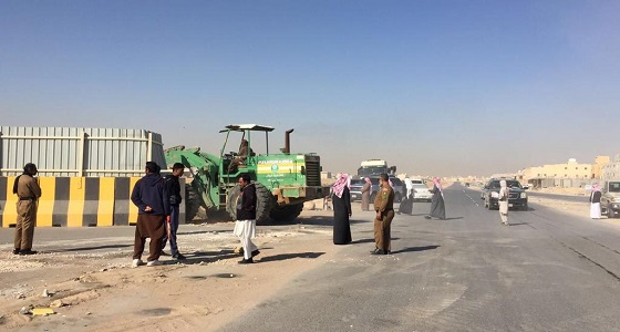 بالصور.. إزالة التعديات على أراضي الغير بالرياض