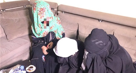 بالصور.. شرطة الرياض تطيح بتشكيلات عصابية امتهنت الاتجار بالبشر.. بينهم نساء