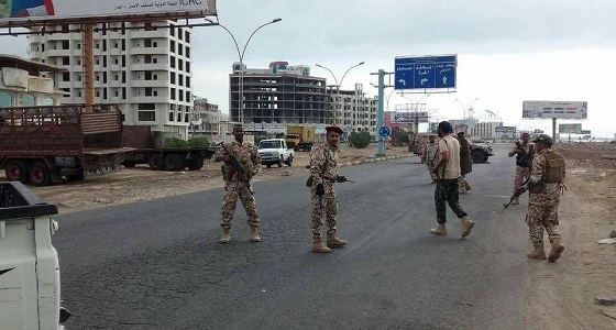 القوات الشرعية تسيطر على معسكر لمليشيا المجلس الانتقالي بعدن