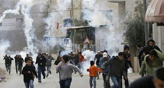 قوات الاحتلال تقمع مسيرة سلمية بالخليل