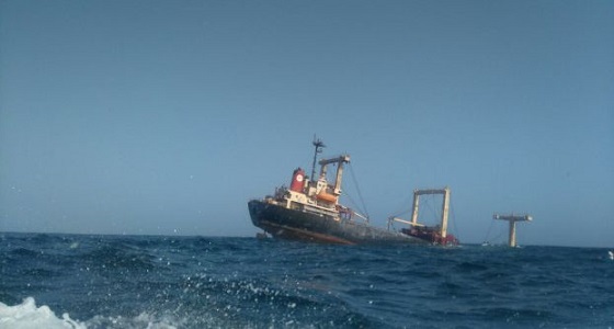 إرشادات للسفن العابرة البحر الأحمر وباب المندب لتفادي الحوثيين