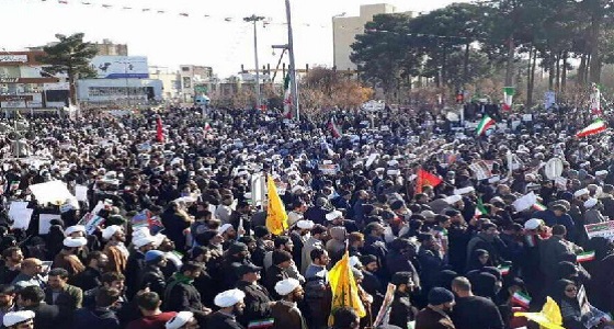 بالفيديو.. تظاهرات مؤيدة لنظام الملالي بعد تهديدهم بسحب العمامة