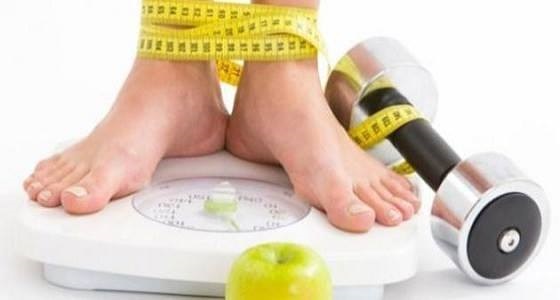أطباء يذكرون أسباب الوزن الكاذب