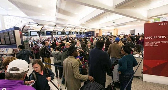 تكدس وطوابير في مطارات أمريكية بسبب عطل كمبيوتر