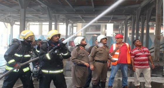 بالصور.. مدني مكة يسيطر على حريق في مكاتب تابعة لأحد المقاولين