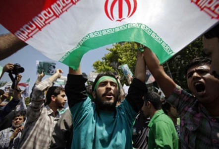 احتجاجات ضخمة شمال إيران قبل قليل.. والمحتجون: الثورة مستمرة