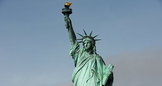بعد إغلاق الحكومة الأمريكية له أمام السائحين.. إعادة فتح تمثال الحرية اليوم