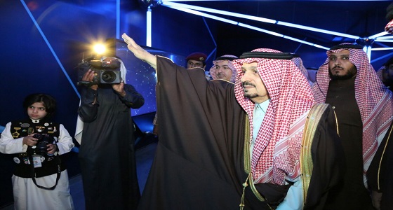 بالصور.. أمير الرياض يفتتح واحة الملك سلمان للعلوم بحي العليا