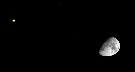 الجمعية الفلكية: القمر الأحدب يقع بالقرب من نجم الدبران