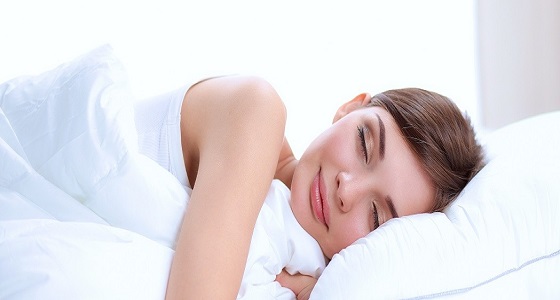 دراسة: النوم يزيد جمال وجاذبية المرأة
