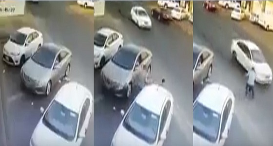 بالفيديو.. وافد يمني ينقذ طفل من الدهس في شوارع المملكة