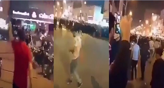 بالفيديو.. متظاهري إيران يرشقون قوات الحرس الثوري بالحجارة