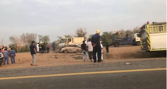 مصرع وإصابة 22 شخصا بحادث تصادم مركبتين بجازان