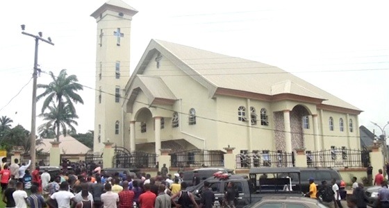 مصرع 14 مصليا في هجوم على كنيسة بنيجيريا