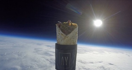 بالفيديو.. أول ساندوتش كباب يصل للفضاء ويعود للأرض مرة أخرى