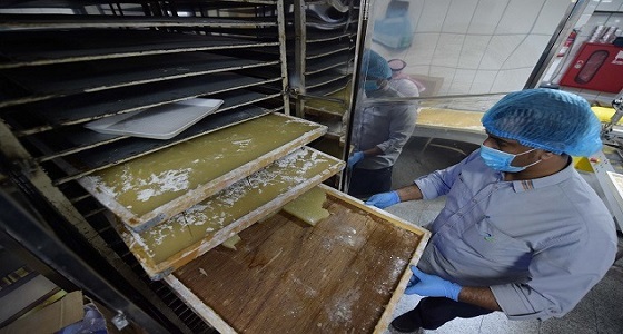 بالصور.. ” الغذاء والدواء ” تضبط 720 كيلوجرام مواد غذائية مخالفة في القصيم