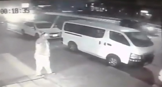 بالفيديو.. وافد مصري ينقذ مطعما من السرقة بالدمام