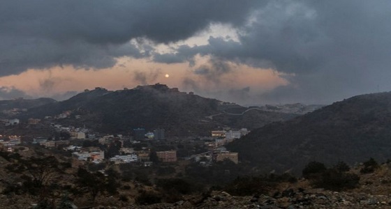 بالصور.. هطول أمطار على منطقة الباحة