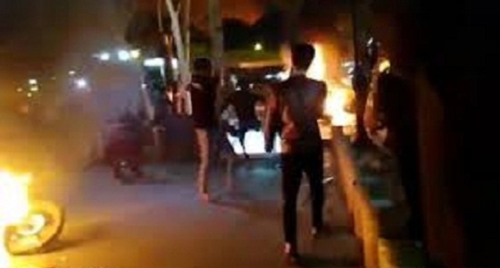 بالفيديو.. حرق بلدية طهران في إيران