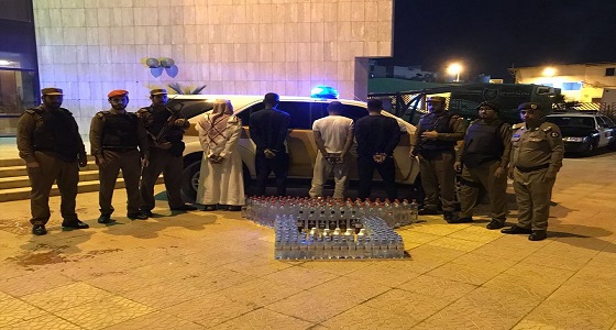 بالصور.. شرطة الرياض تضبط وكرا يروج الخمور