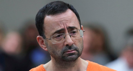 في أكبر وقائع التحرش.. ” لاري نصار ” يقف في مواجهة شهادة 89 فتاة