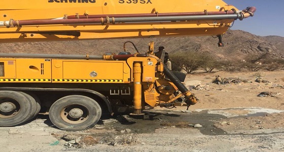 بالصور..ضبط شاحنة خرسانة ومخبز شعبي مخالفين بنجران