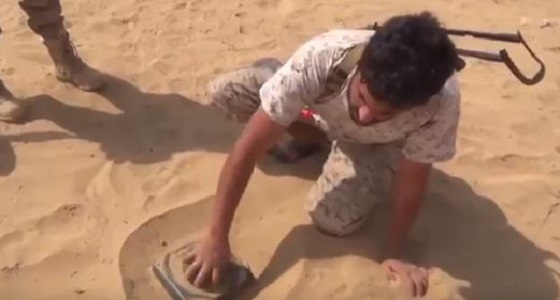 بالفيديو.. الجيش اليمني ينزع ألف لغم في ميدي