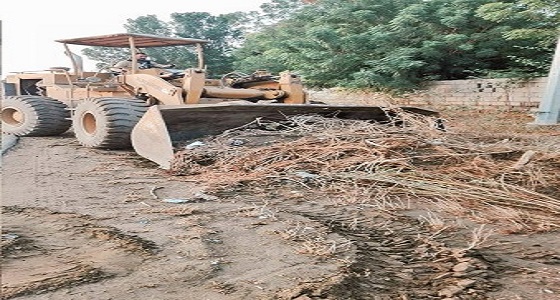 بلدية ضمد تزيل المخالفات الصلبة بجازان